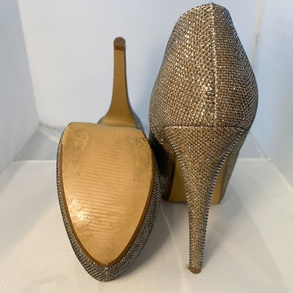 Heels - Picture 3 of 3